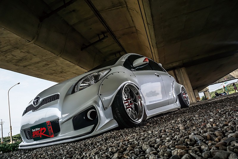Wide Body No.8 Toyota Yaris 暴力寬鴨