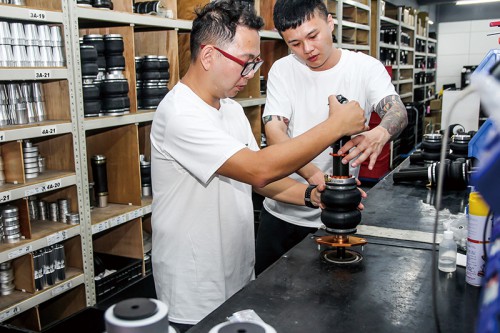 一日打工仔 Air Force氣壓避震器生產實戰